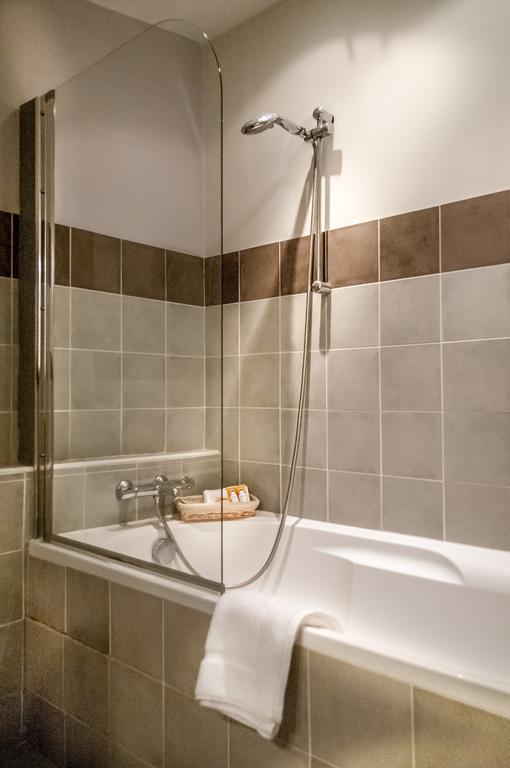 Le Clos Des Canebiers Grasse Ruang foto