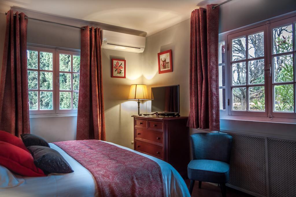 Le Clos Des Canebiers Grasse Ruang foto