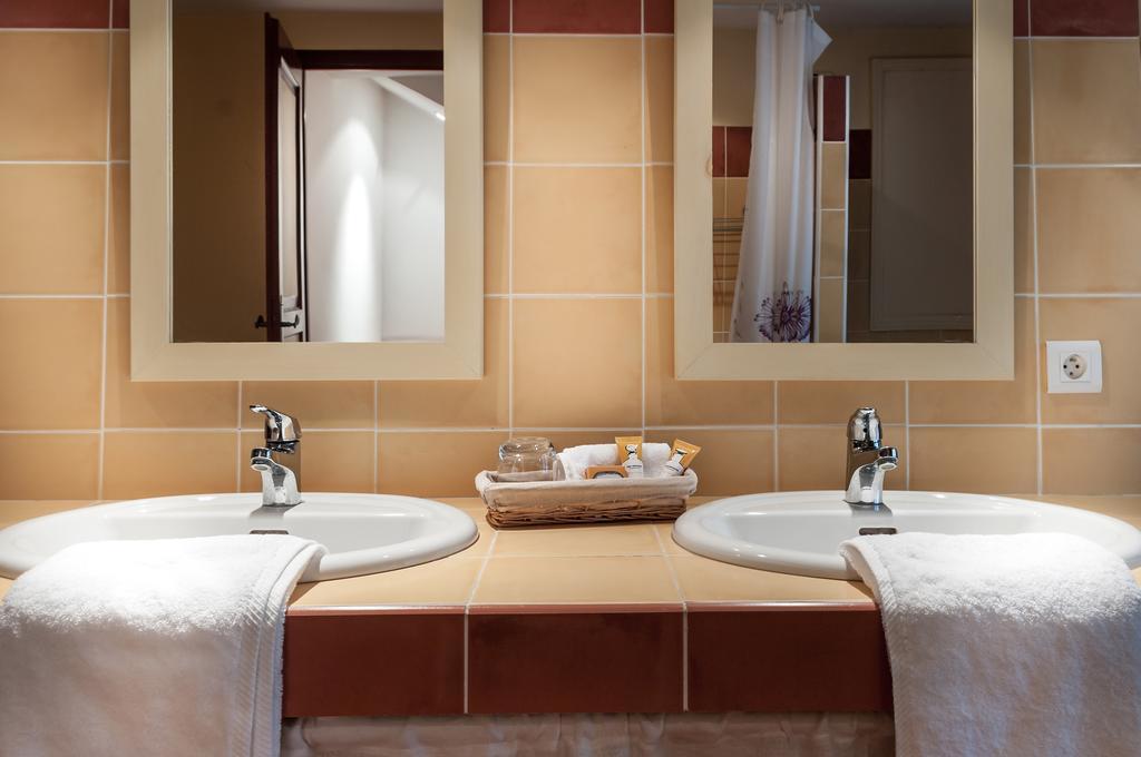 Le Clos Des Canebiers Grasse Ruang foto